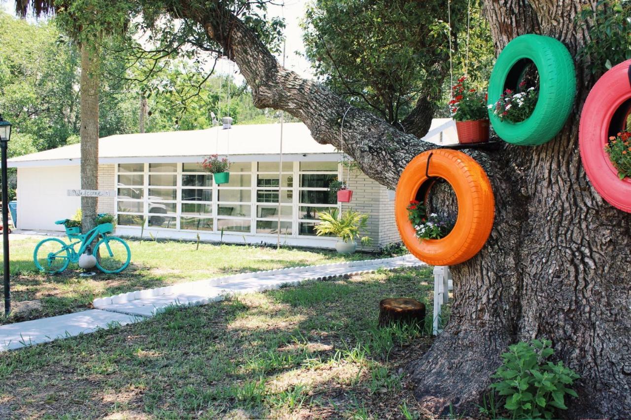 Cozy 3br Near Weeki Wachee Hébergement de vacances Spring Hill